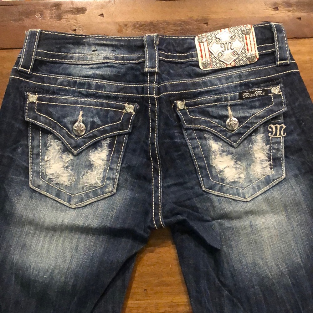 Miss Me- Americana Cufffed Skinny- size 27
